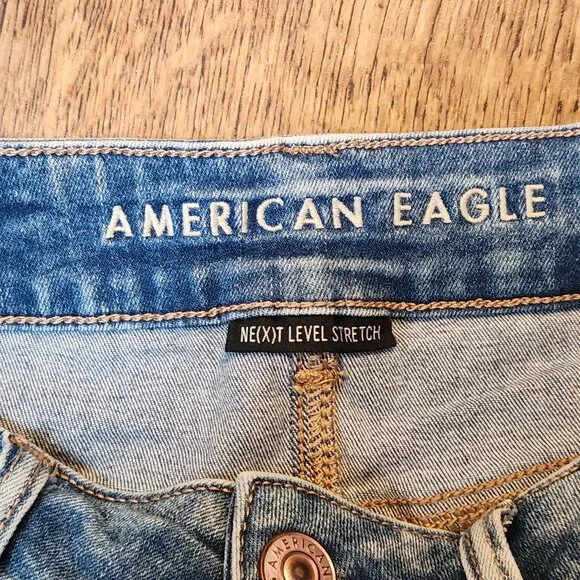 AMERICAN EAGLE Next Level Stretch Midi Distressed Jean Shorts - Sz 8 - Picture 3 of 5